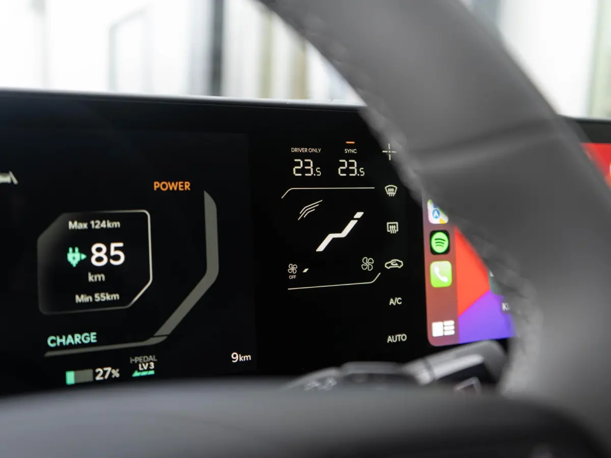 Plus Advanced 81.4 kWh | Uit voorraad leverbaar ! | Schuifkanteldak | Harman en kardon | Dode hoek assistentie