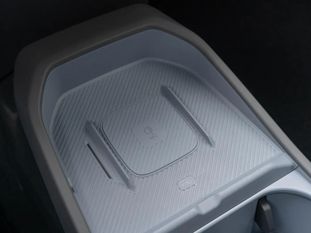 Plus Advanced 81.4 kWh | Uit voorraad leverbaar ! | Schuifkanteldak | Harman en kardon | Dode hoek assistentie