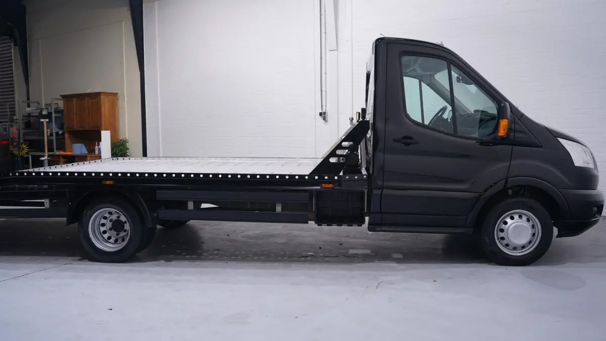 2.0 TDCI 170 pk Autotransporter Airco, Luchtvering, Trekhaak 2.800 kg, Dubbel lucht achter, 3-Zits