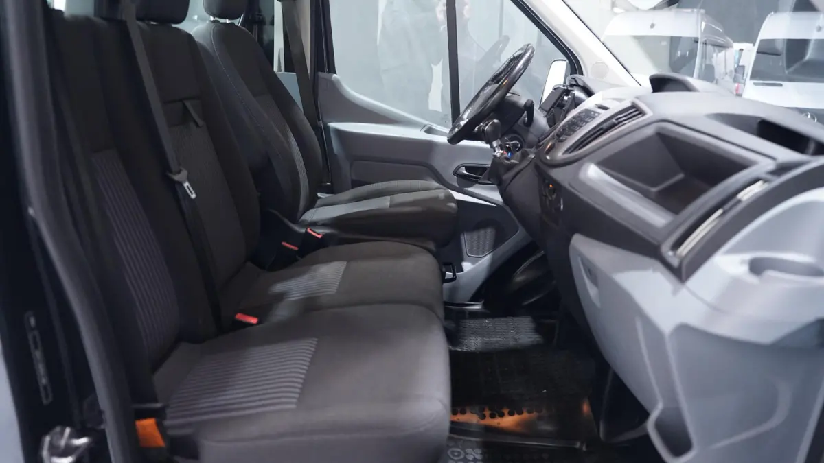 2.0 TDCI 170 pk Autotransporter Airco, Luchtvering, Trekhaak 2.800 kg, Dubbel lucht achter, 3-Zits