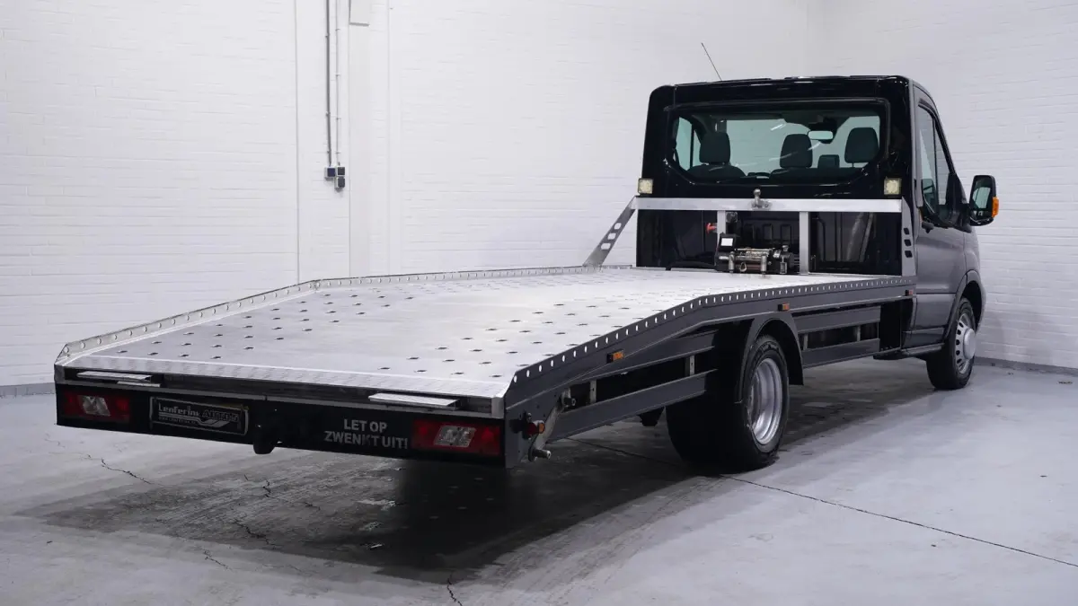 2.0 TDCI 170 pk Autotransporter Airco, Luchtvering, Trekhaak 2.800 kg, Dubbel lucht achter, 3-Zits