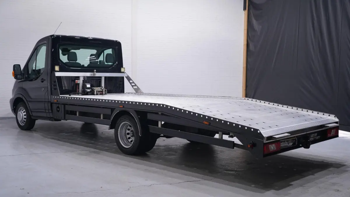 2.0 TDCI 170 pk Autotransporter Airco, Luchtvering, Trekhaak 2.800 kg, Dubbel lucht achter, 3-Zits