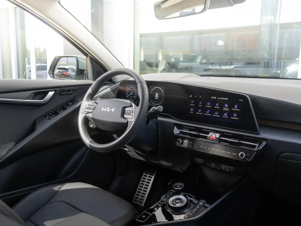 1.6 GDi Hybrid ExecutiveLine | Stoel ventilatie | Schuifkanteldak | Harman en kardon | HUD | Stoelen en achterklep elektrisch
