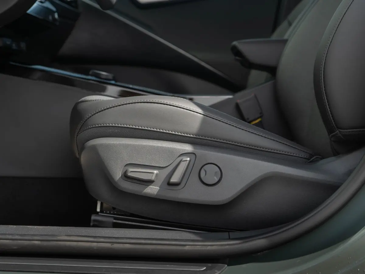 1.6 GDi Hybrid ExecutiveLine | Stoel ventilatie | Schuifkanteldak | Harman en kardon | HUD | Stoelen en achterklep elektrisch