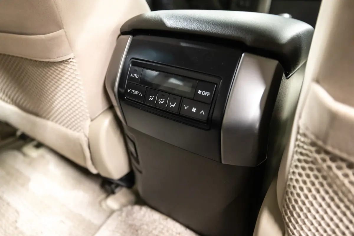 Prado TXL 2.7L 6 persoonsuitvoering (€ 41.280.99 Ex B.T.W) PETROL ! Dealer auto