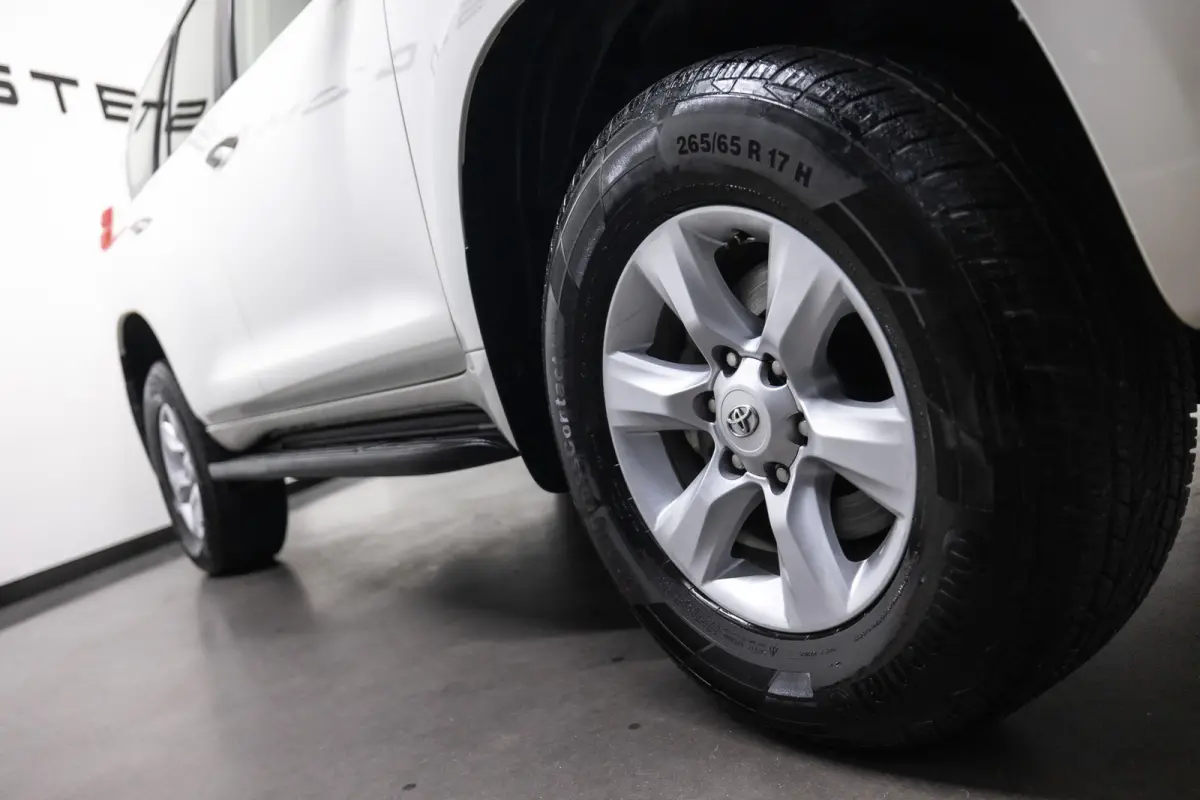 Prado TXL 2.7L 6 persoonsuitvoering (€ 41.280.99 Ex B.T.W) PETROL ! Dealer auto