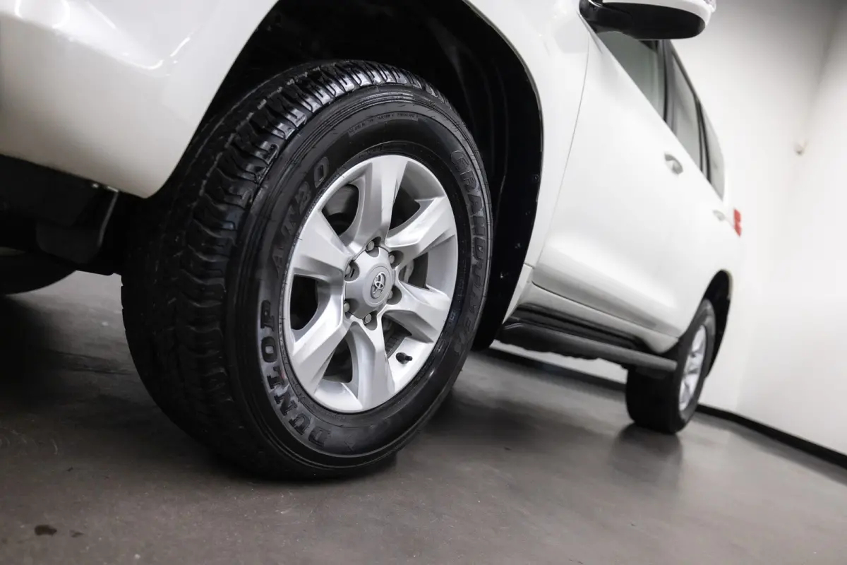 Prado TXL 2.7L 6 persoonsuitvoering (€ 41.280.99 Ex B.T.W) PETROL ! Dealer auto