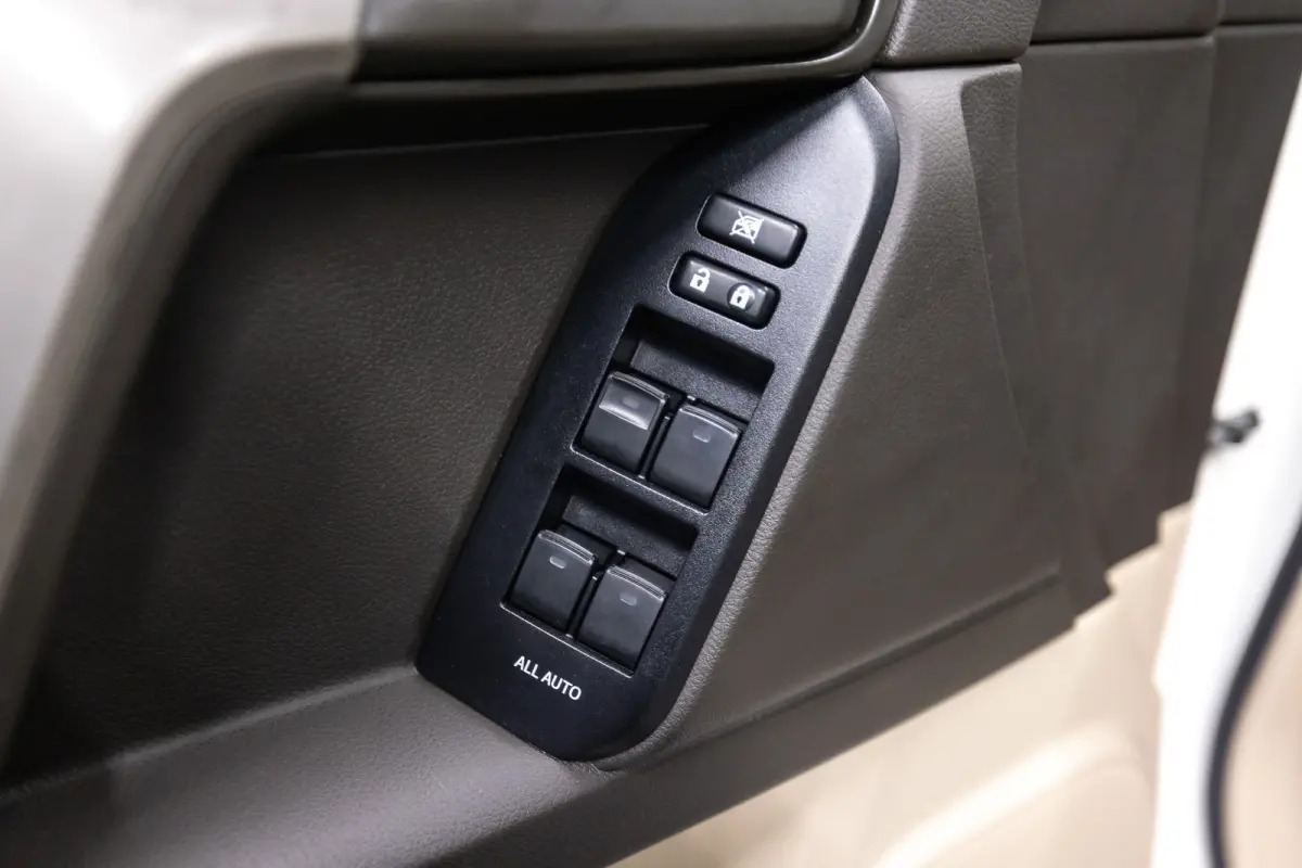 Prado TXL 2.7L 6 persoonsuitvoering (€ 41.280.99 Ex B.T.W) PETROL ! Dealer auto
