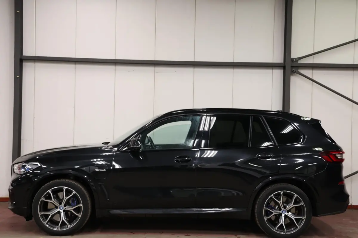 xDrive45e PANORAMA SKY LOUNGE TREKHAAK MASSAGE