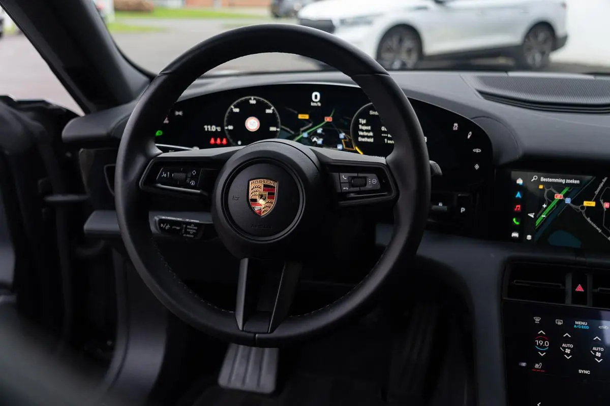 BTW|Org NL NAP|1ste Eig|Luchtvering|SportStoelen|Leder|CarPlay|Dealer Onderhouden