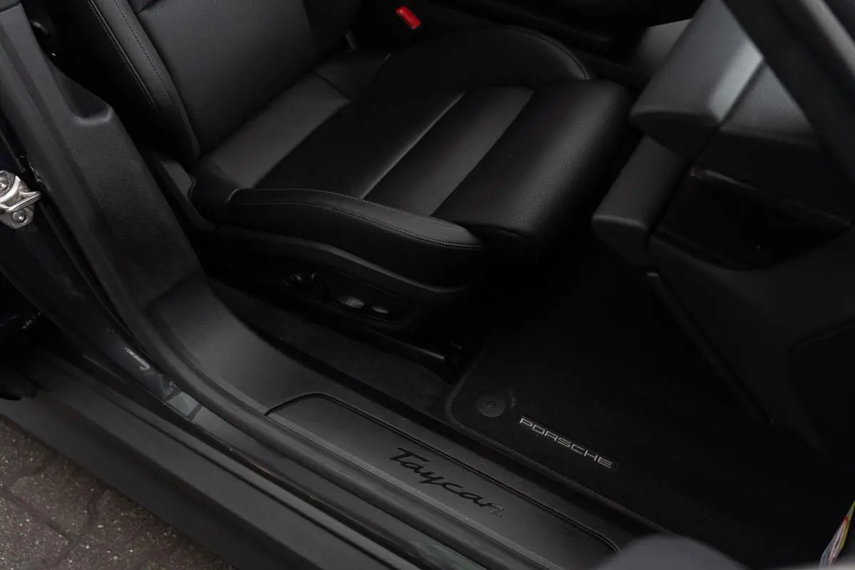 BTW|Org NL NAP|1ste Eig|Luchtvering|SportStoelen|Leder|CarPlay|Dealer Onderhouden