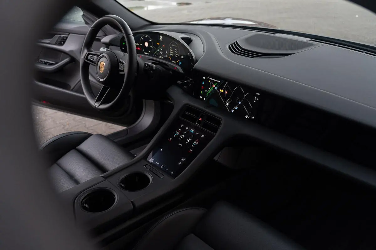 BTW|Org NL NAP|1ste Eig|Luchtvering|SportStoelen|Leder|CarPlay|Dealer Onderhouden