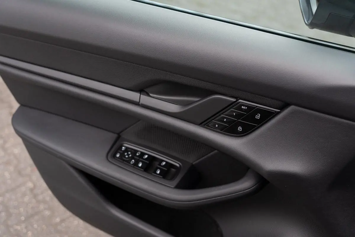 BTW|Org NL NAP|1ste Eig|Luchtvering|SportStoelen|Leder|CarPlay|Dealer Onderhouden