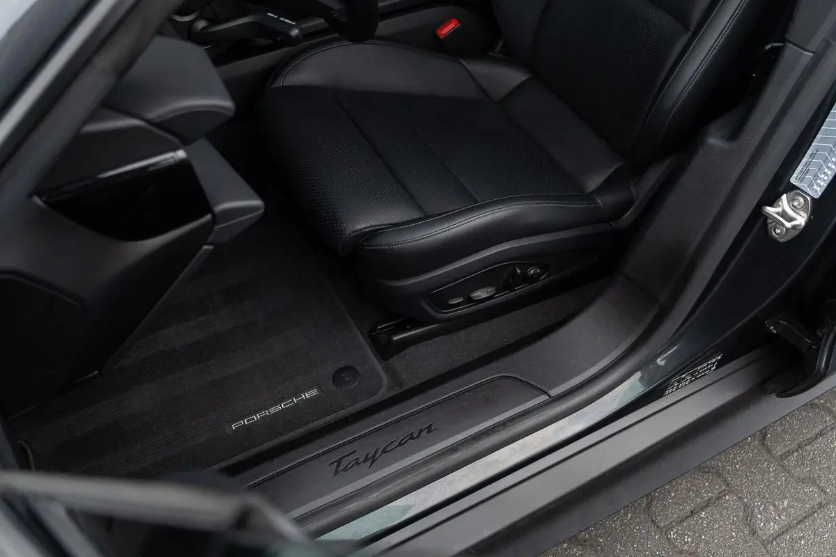 BTW|Org NL NAP|1ste Eig|Luchtvering|SportStoelen|Leder|CarPlay|Dealer Onderhouden