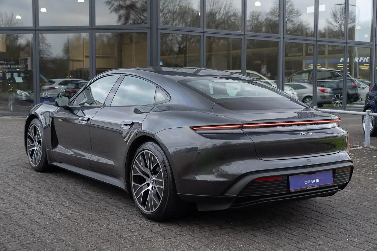 BTW|Org NL NAP|1ste Eig|Luchtvering|SportStoelen|Leder|CarPlay|Dealer Onderhouden
