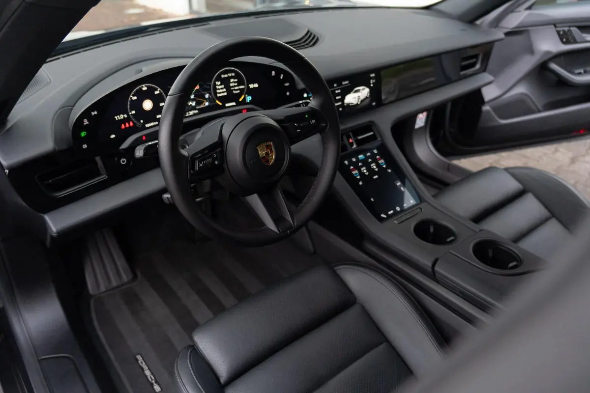 BTW|Org NL NAP|1ste Eig|Luchtvering|SportStoelen|Leder|CarPlay|Dealer Onderhouden