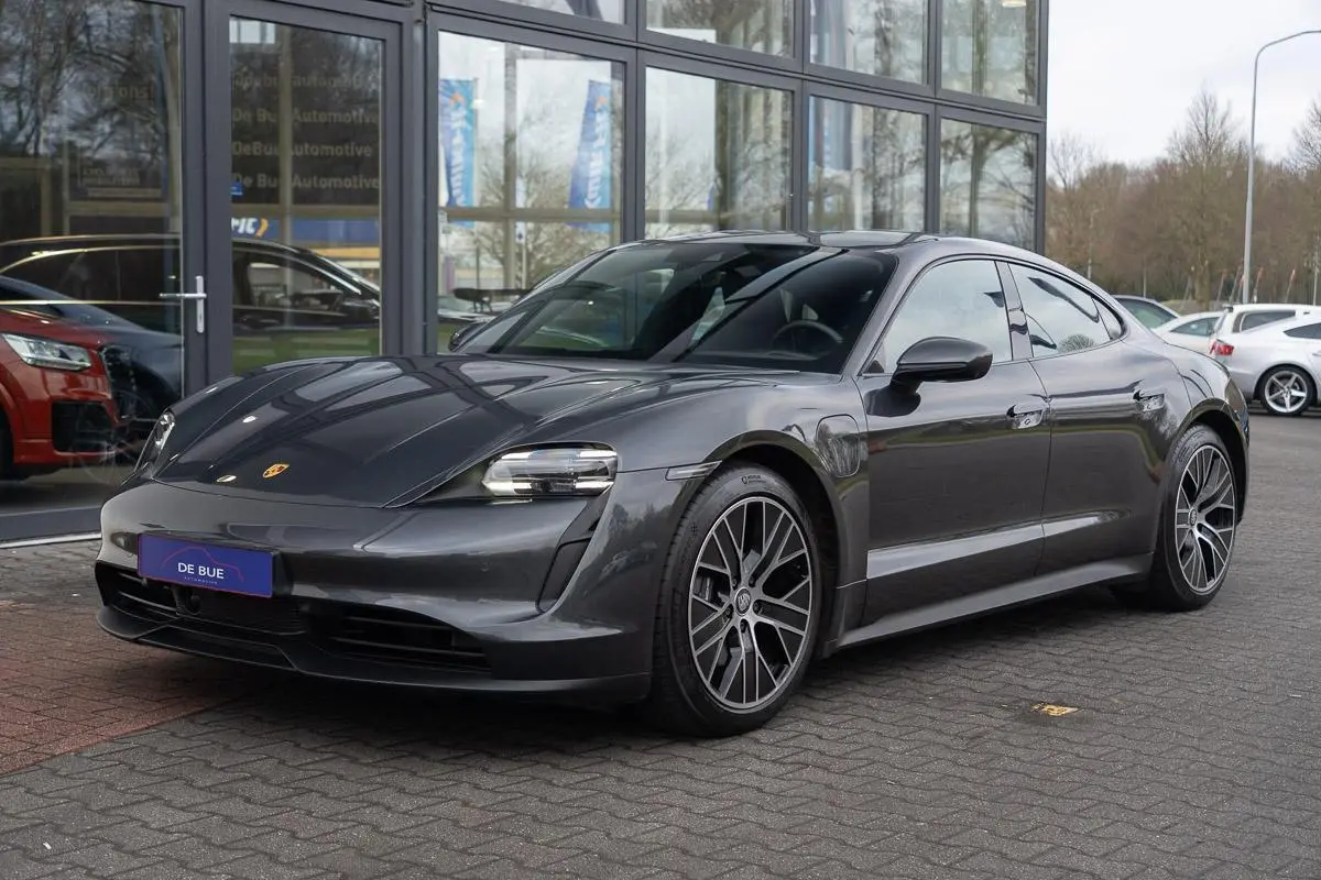 BTW|Org NL NAP|1ste Eig|Luchtvering|SportStoelen|Leder|CarPlay|Dealer Onderhouden