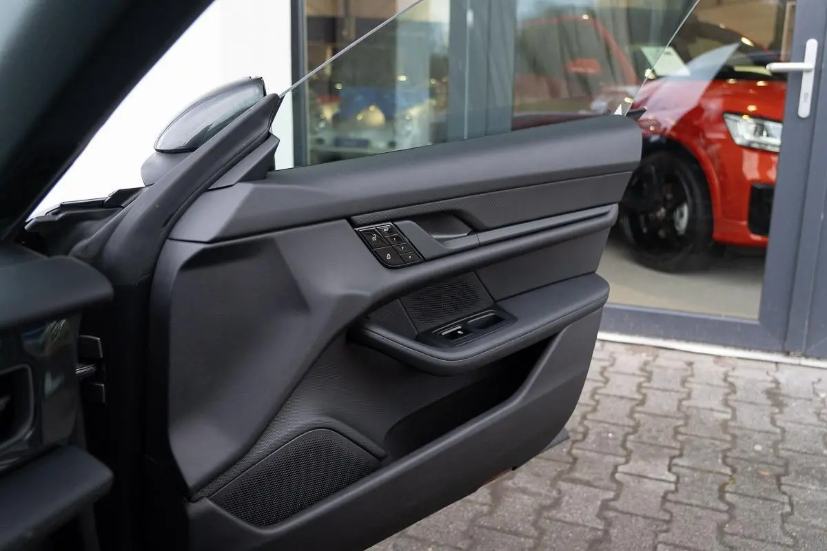 BTW|Org NL NAP|1ste Eig|Luchtvering|SportStoelen|Leder|CarPlay|Dealer Onderhouden
