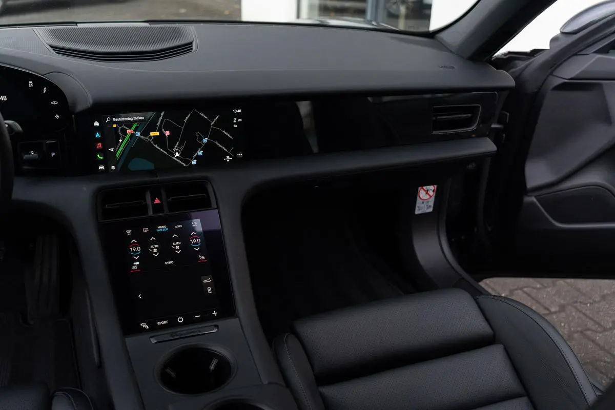 BTW|Org NL NAP|1ste Eig|Luchtvering|SportStoelen|Leder|CarPlay|Dealer Onderhouden