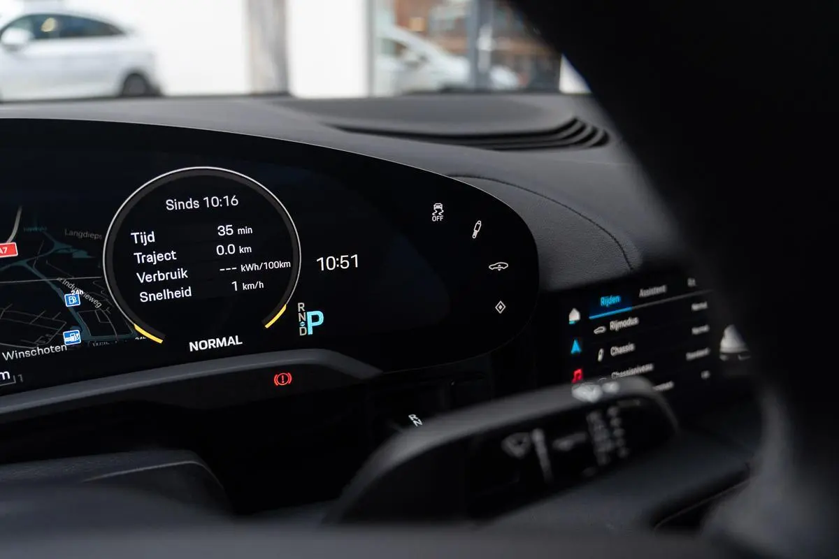 BTW|Org NL NAP|1ste Eig|Luchtvering|SportStoelen|Leder|CarPlay|Dealer Onderhouden