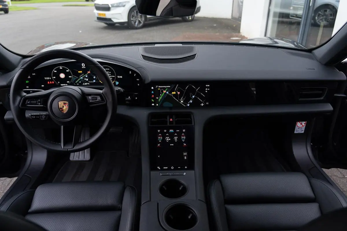 BTW|Org NL NAP|1ste Eig|Luchtvering|SportStoelen|Leder|CarPlay|Dealer Onderhouden