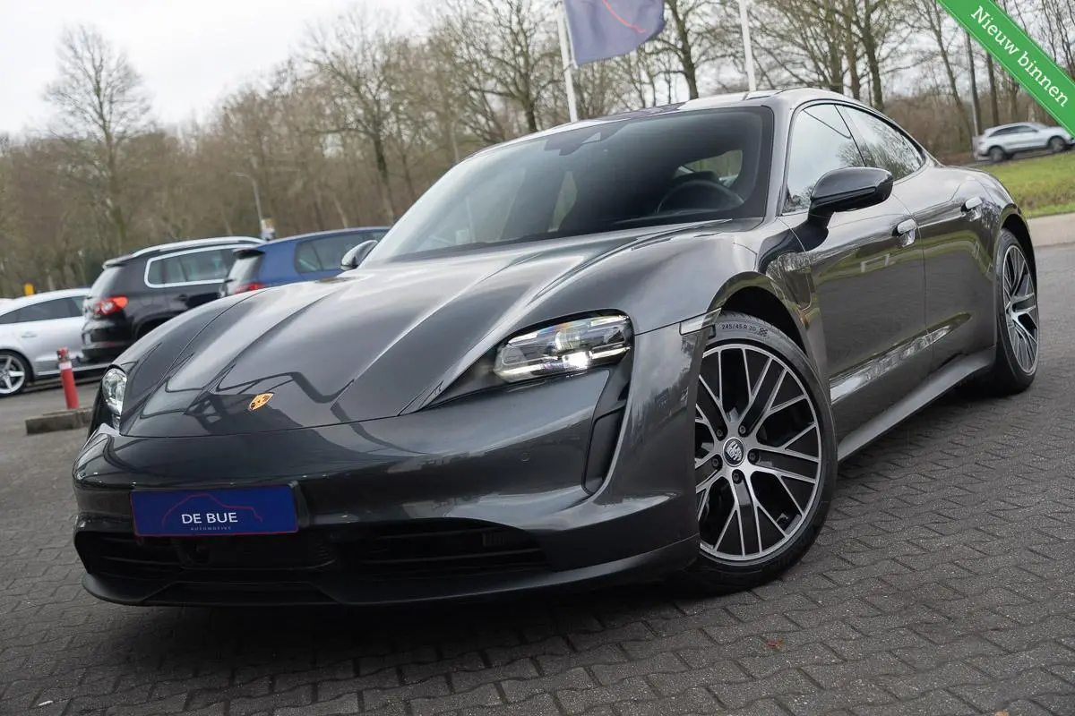 BTW|Org NL NAP|1ste Eig|Luchtvering|SportStoelen|Leder|CarPlay|Dealer Onderhouden