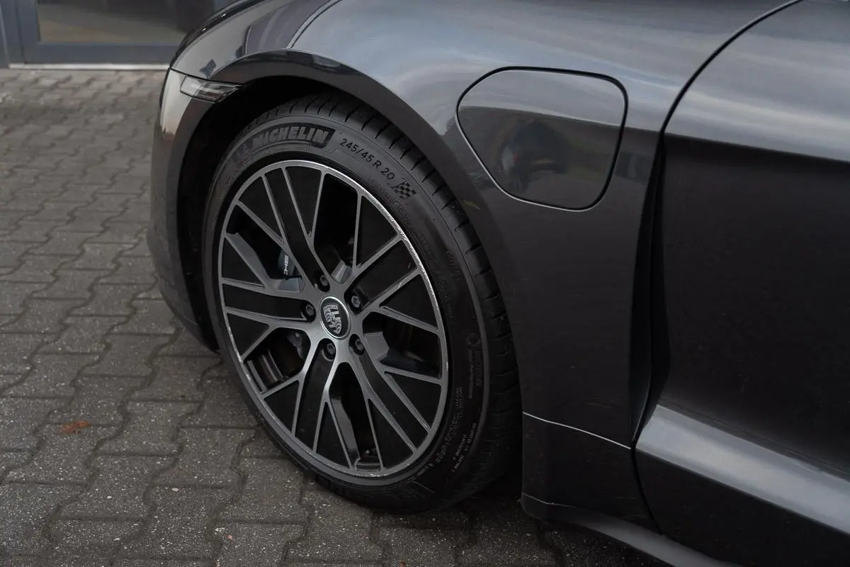 BTW|Org NL NAP|1ste Eig|Luchtvering|SportStoelen|Leder|CarPlay|Dealer Onderhouden