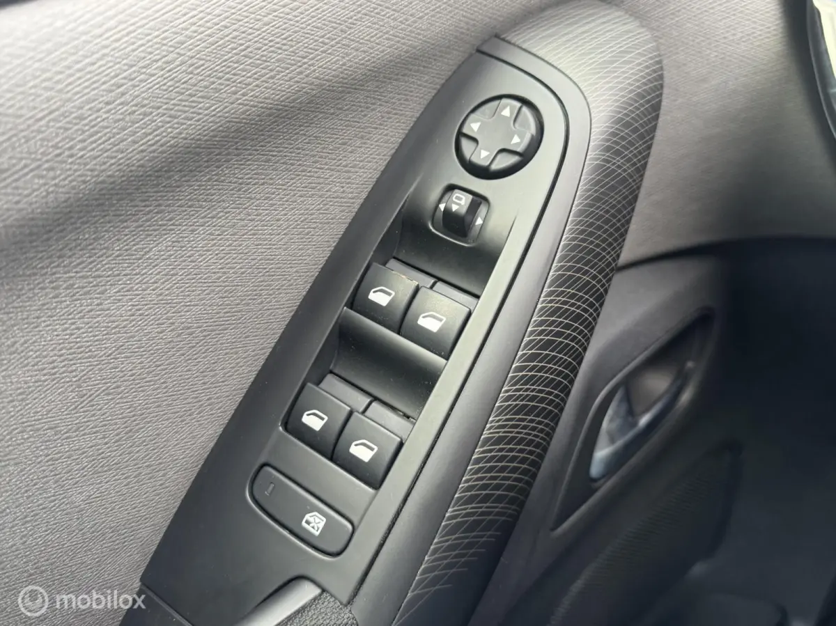165pk Business I Automaat I Navi