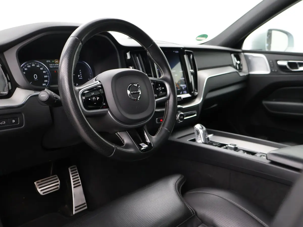 2.0 T8 T.E. 390 PK AWD R-DESIGN + BOWERS & WILKINS | 22 INCH | TREKHAAK | 360 CAMERA | PANORAMA | VOL-LEDER