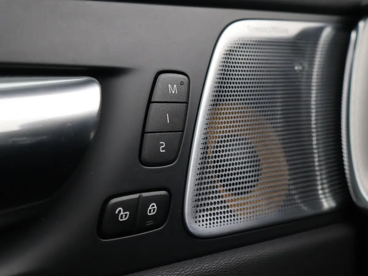 2.0 T8 T.E. 390 PK AWD R-DESIGN + BOWERS & WILKINS | 22 INCH | TREKHAAK | 360 CAMERA | PANORAMA | VOL-LEDER