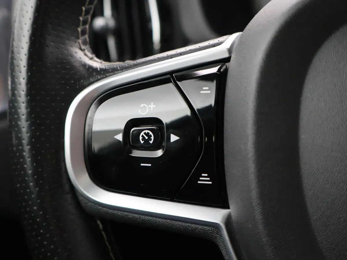 2.0 T8 T.E. 390 PK AWD R-DESIGN + BOWERS & WILKINS | 22 INCH | TREKHAAK | 360 CAMERA | PANORAMA | VOL-LEDER