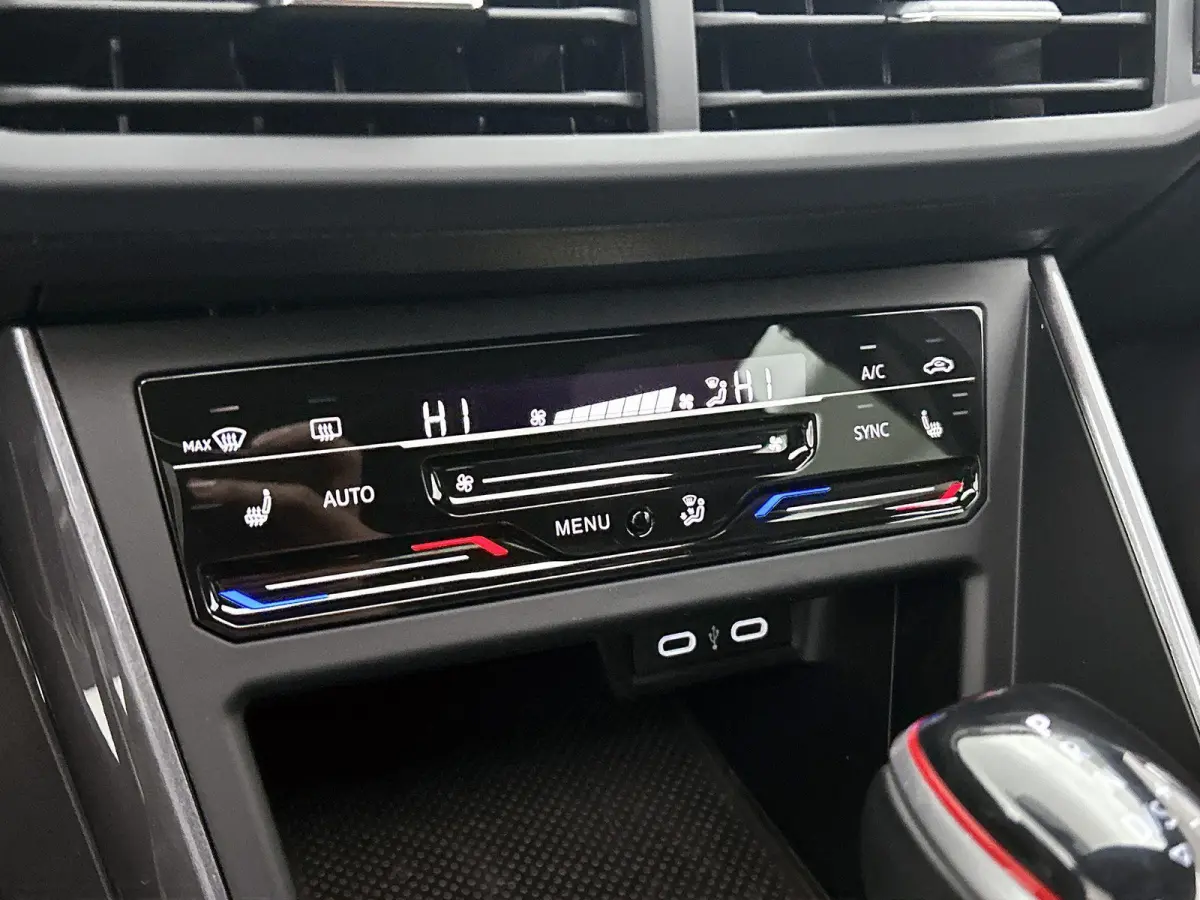 2.0 TSI GTI | AUTOMAAT | PANORAMADAK | APPLE CARPLAY | STOELVERWARMING | CLIMATE CONTROL | ADAPTIVE CRUISE CONTROL |