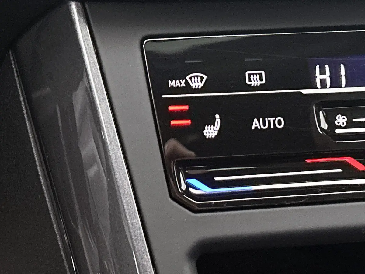 2.0 TSI GTI | AUTOMAAT | PANORAMADAK | APPLE CARPLAY | STOELVERWARMING | CLIMATE CONTROL | ADAPTIVE CRUISE CONTROL |