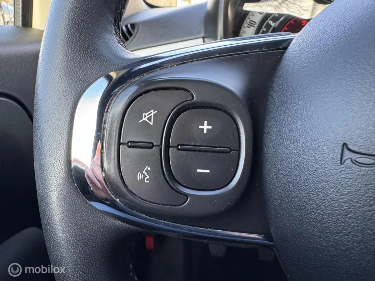 1.0 Hybrid Lounge | Clima | Cruise | Apple/Android Car | LMV