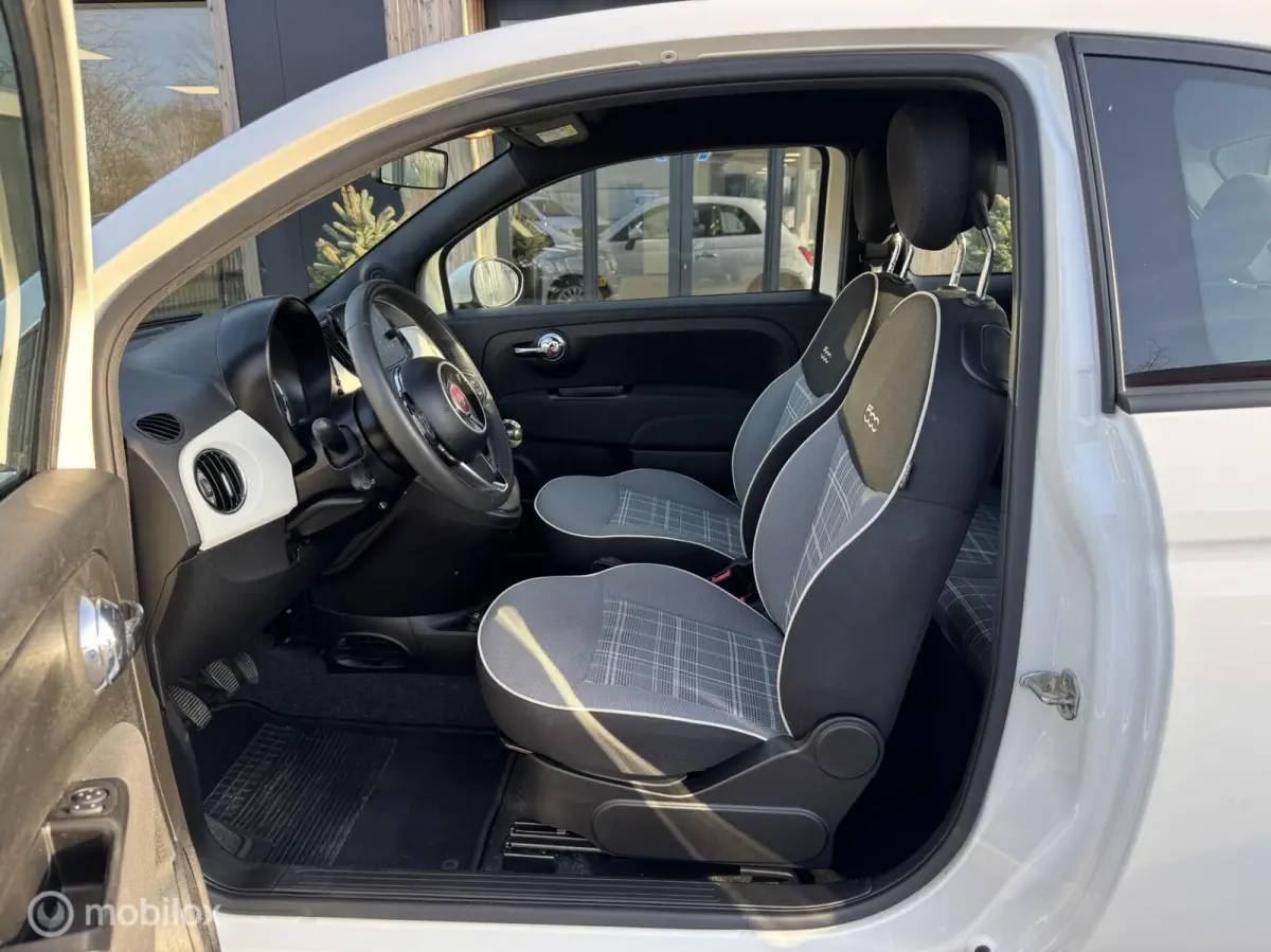 1.0 Hybrid Lounge | Clima | Cruise | Apple/Android Car | LMV