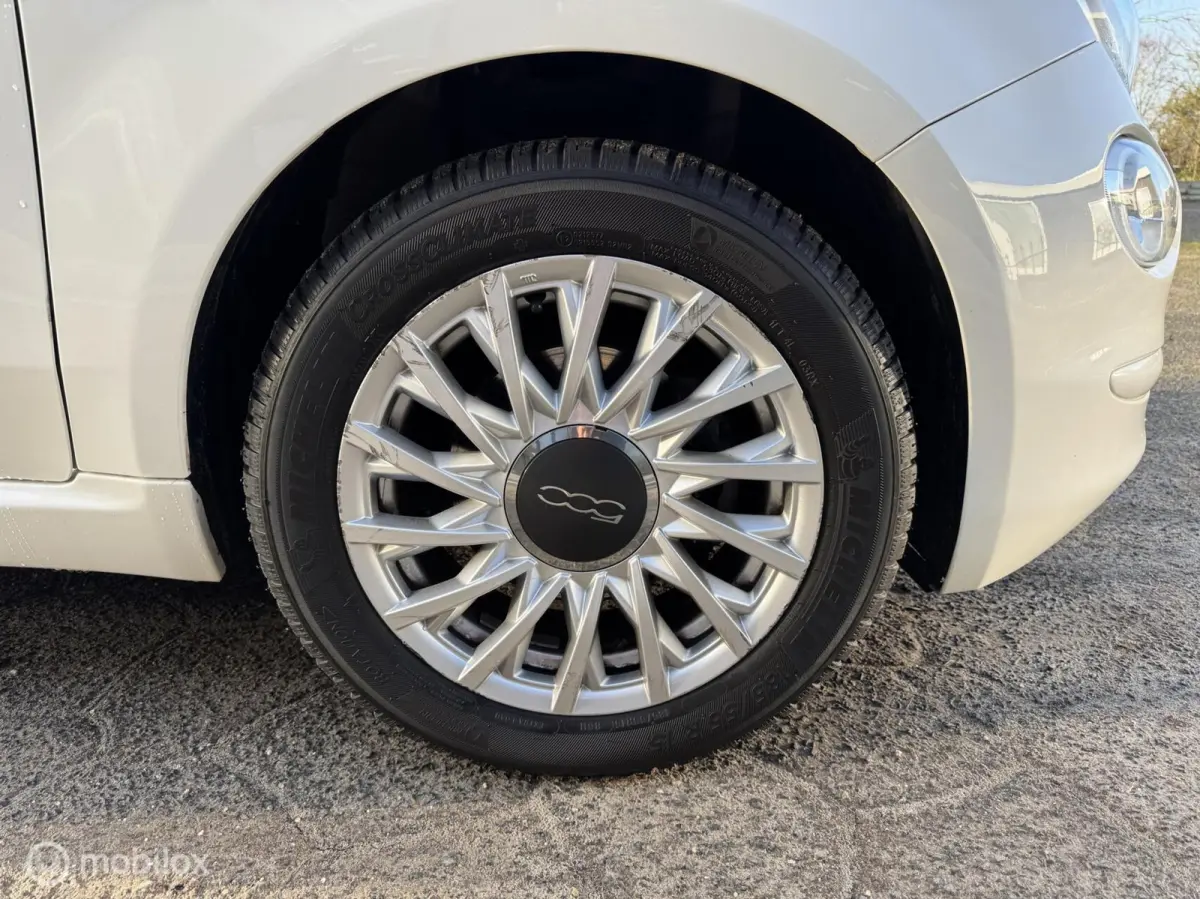 1.0 Hybrid Lounge | Clima | Cruise | Apple/Android Car | LMV