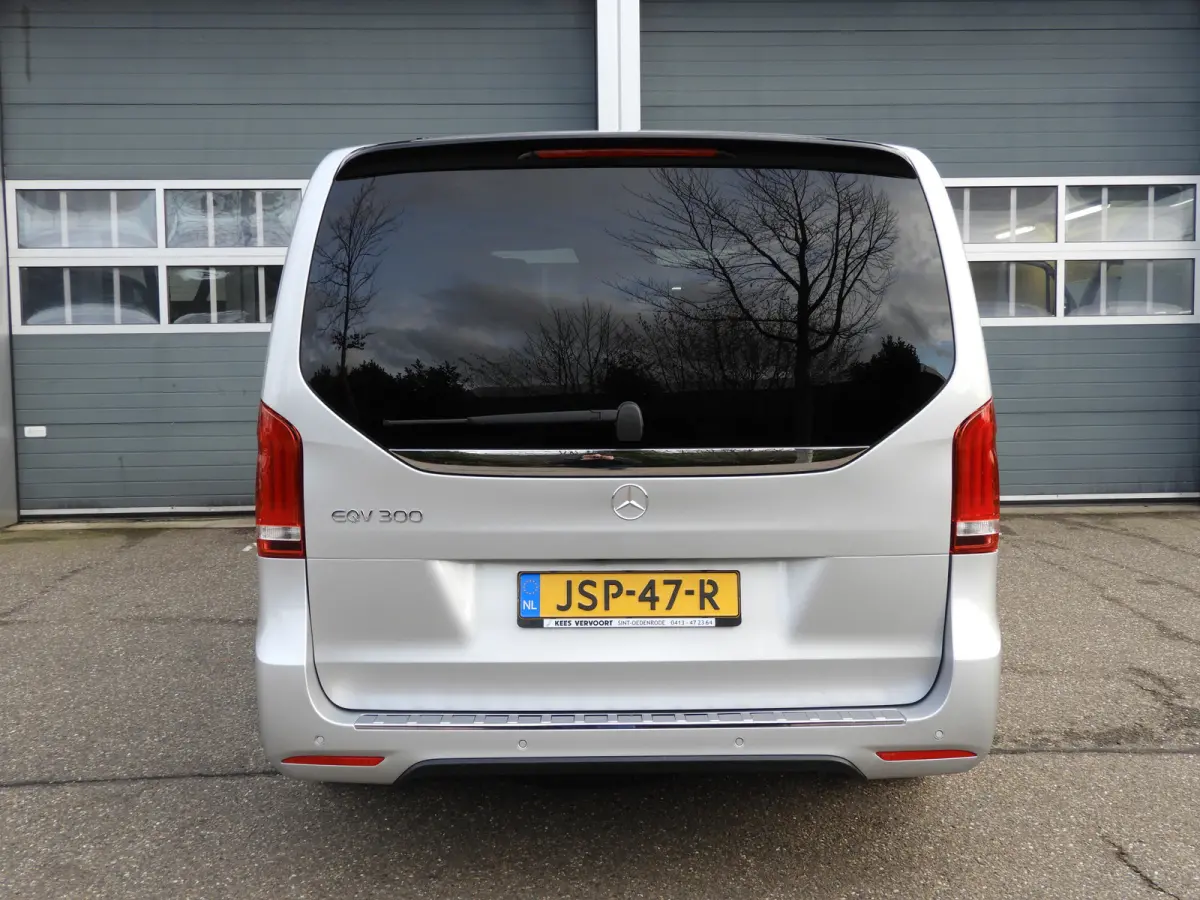 300 L2 90 kWh 8 PERS | LUCHTVERING | 360° CAMERA | DISTRONIC