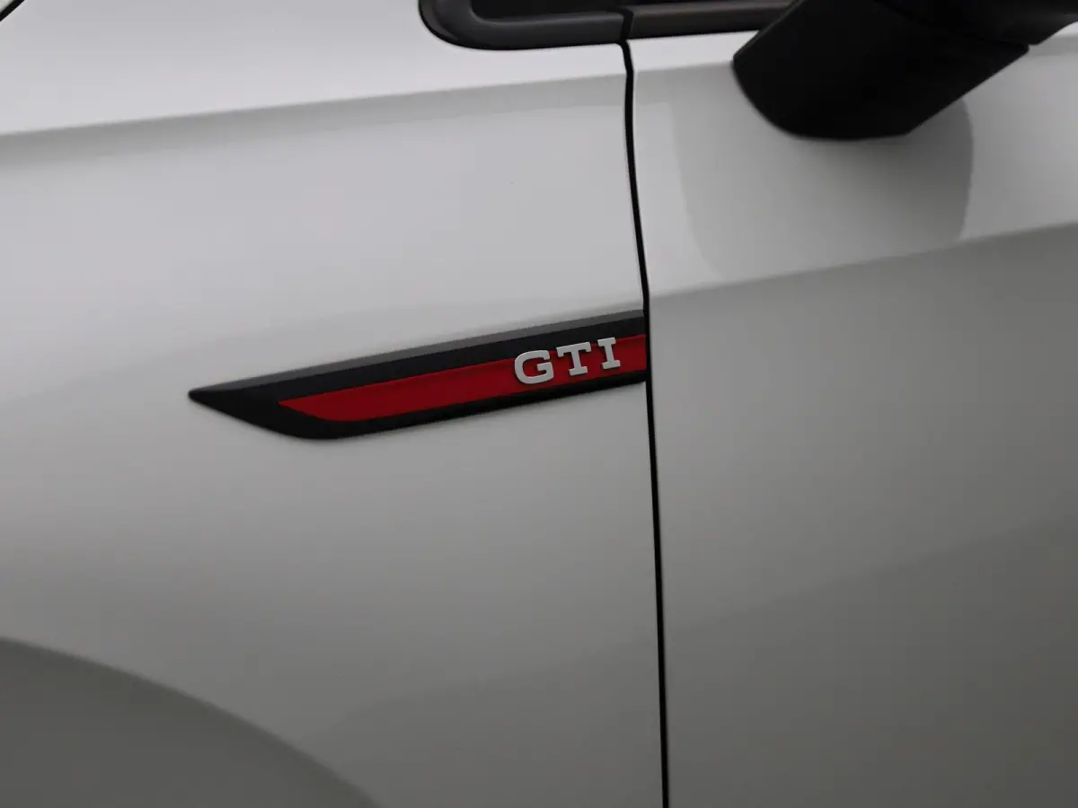2.0 TSI GTI Clubsport 301 PK| Panoramadak | LED Matrix | Head-Up-Display | Stoelverwarming | Navigatie | Stuurwielverwarming | Achteruitrijcamera | Apple Carplay Draadloos