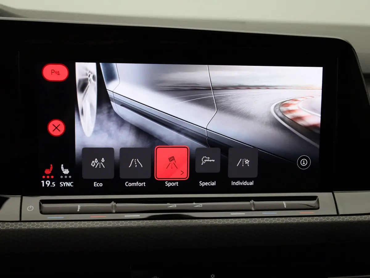 2.0 TSI GTI Clubsport 301 PK| Panoramadak | LED Matrix | Head-Up-Display | Stoelverwarming | Navigatie | Stuurwielverwarming | Achteruitrijcamera | Apple Carplay Draadloos