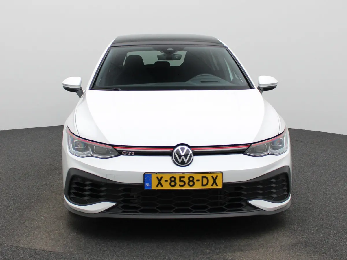 2.0 TSI GTI Clubsport 301 PK| Panoramadak | LED Matrix | Head-Up-Display | Stoelverwarming | Navigatie | Stuurwielverwarming | Achteruitrijcamera | Apple Carplay Draadloos