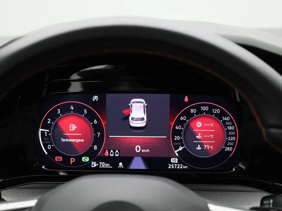 2.0 TSI GTI Clubsport 301 PK| Panoramadak | LED Matrix | Head-Up-Display | Stoelverwarming | Navigatie | Stuurwielverwarming | Achteruitrijcamera | Apple Carplay Draadloos