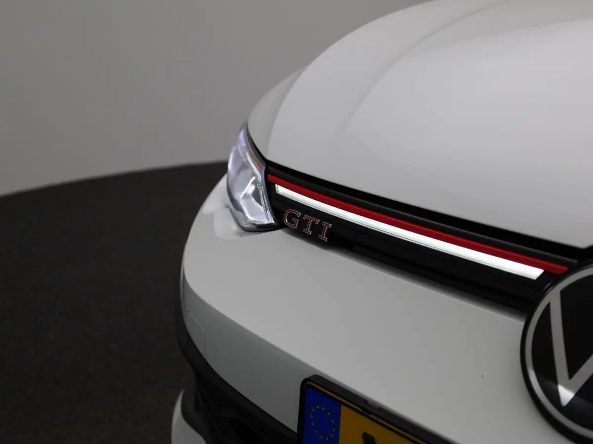 2.0 TSI GTI Clubsport 301 PK| Panoramadak | LED Matrix | Head-Up-Display | Stoelverwarming | Navigatie | Stuurwielverwarming | Achteruitrijcamera | Apple Carplay Draadloos