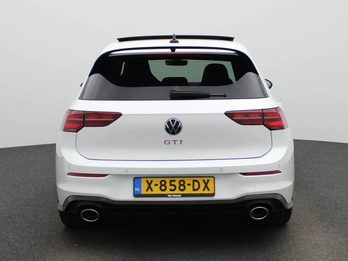 2.0 TSI GTI Clubsport 301 PK| Panoramadak | LED Matrix | Head-Up-Display | Stoelverwarming | Navigatie | Stuurwielverwarming | Achteruitrijcamera | Apple Carplay Draadloos