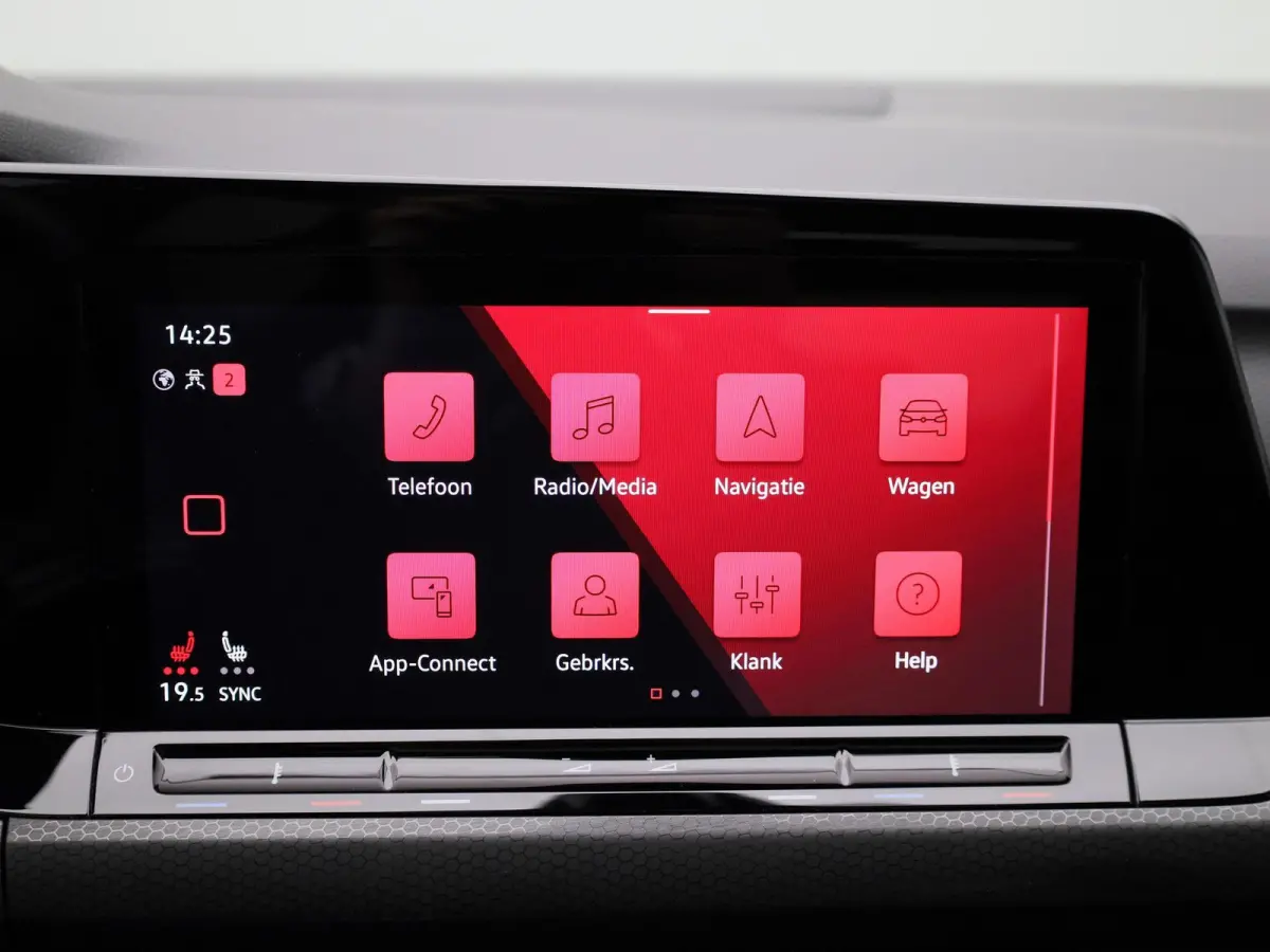 2.0 TSI GTI Clubsport 301 PK| Panoramadak | LED Matrix | Head-Up-Display | Stoelverwarming | Navigatie | Stuurwielverwarming | Achteruitrijcamera | Apple Carplay Draadloos
