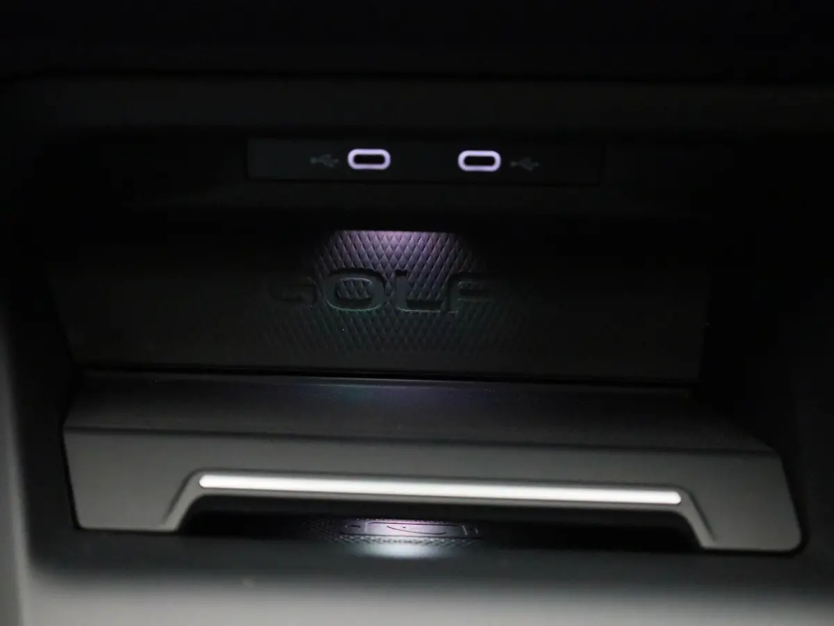 2.0 TSI GTI Clubsport 301 PK| Panoramadak | LED Matrix | Head-Up-Display | Stoelverwarming | Navigatie | Stuurwielverwarming | Achteruitrijcamera | Apple Carplay Draadloos
