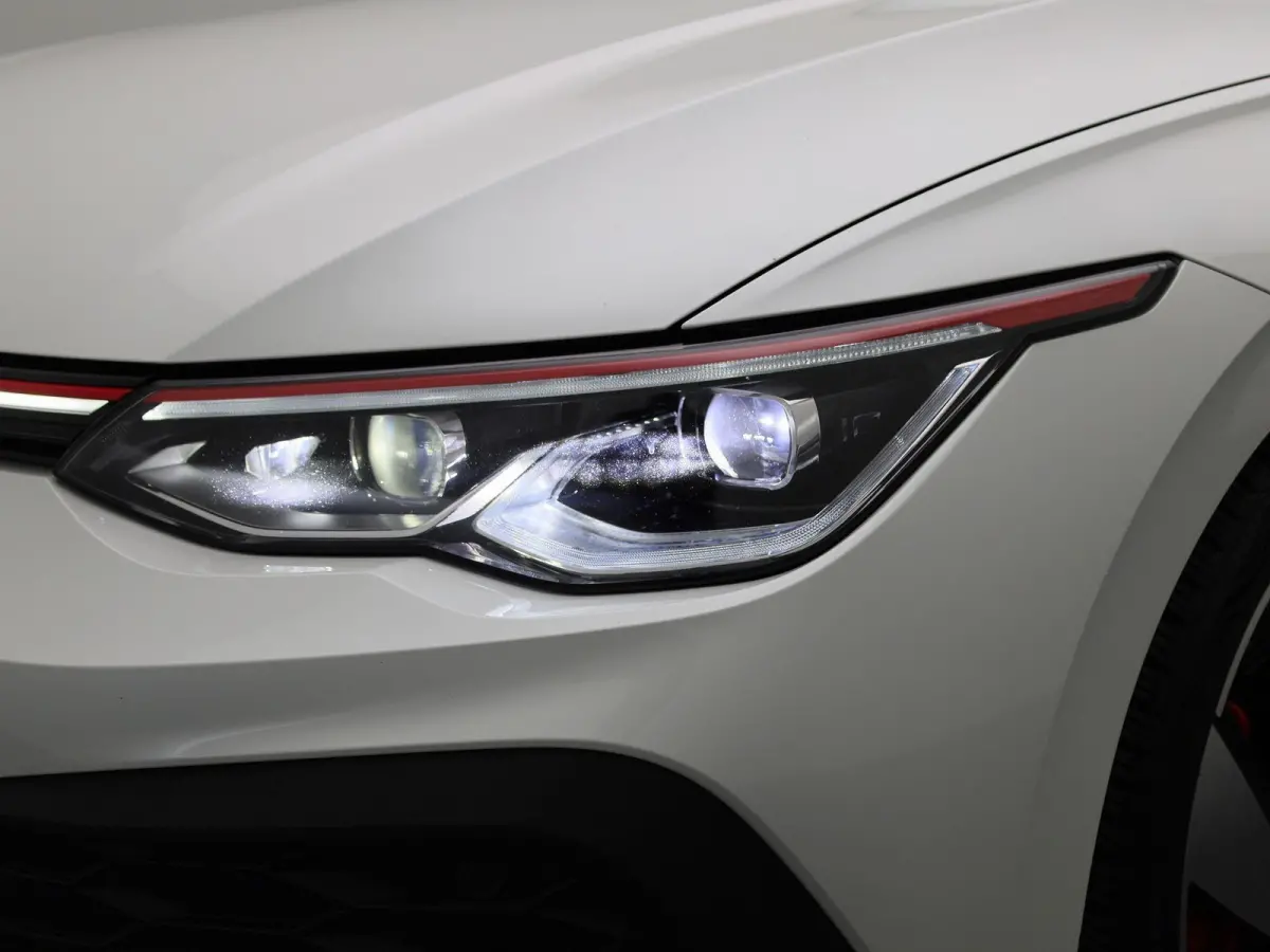 2.0 TSI GTI Clubsport 301 PK| Panoramadak | LED Matrix | Head-Up-Display | Stoelverwarming | Navigatie | Stuurwielverwarming | Achteruitrijcamera | Apple Carplay Draadloos