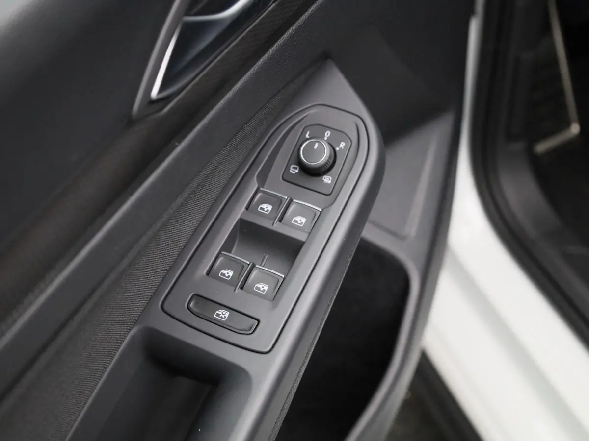 2.0 TSI GTI Clubsport 301 PK| Panoramadak | LED Matrix | Head-Up-Display | Stoelverwarming | Navigatie | Stuurwielverwarming | Achteruitrijcamera | Apple Carplay Draadloos
