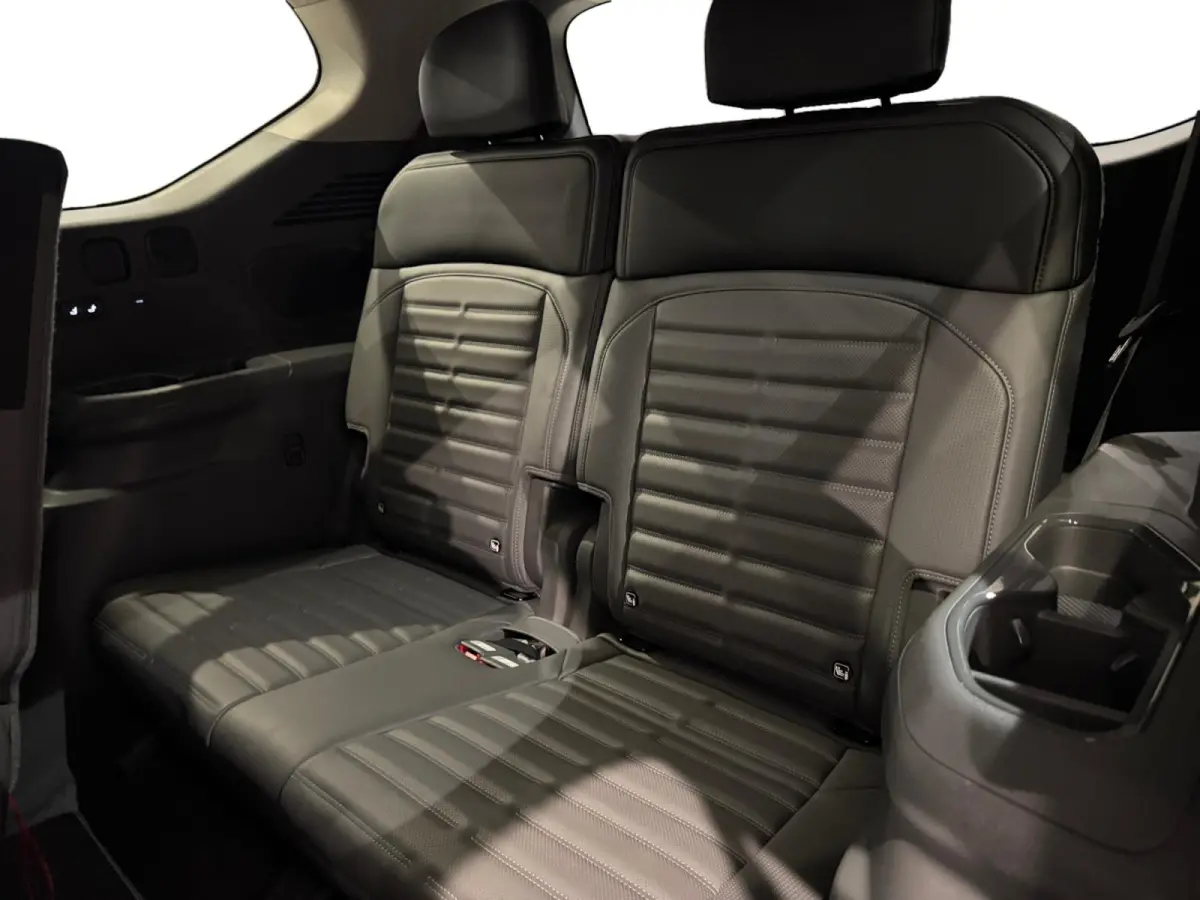 Plus 99.8 kWh | NU MET €3.000,- Inruilpremie! | Meridian premium sound system | Elektrisch verstelbare bestuurdersstoel