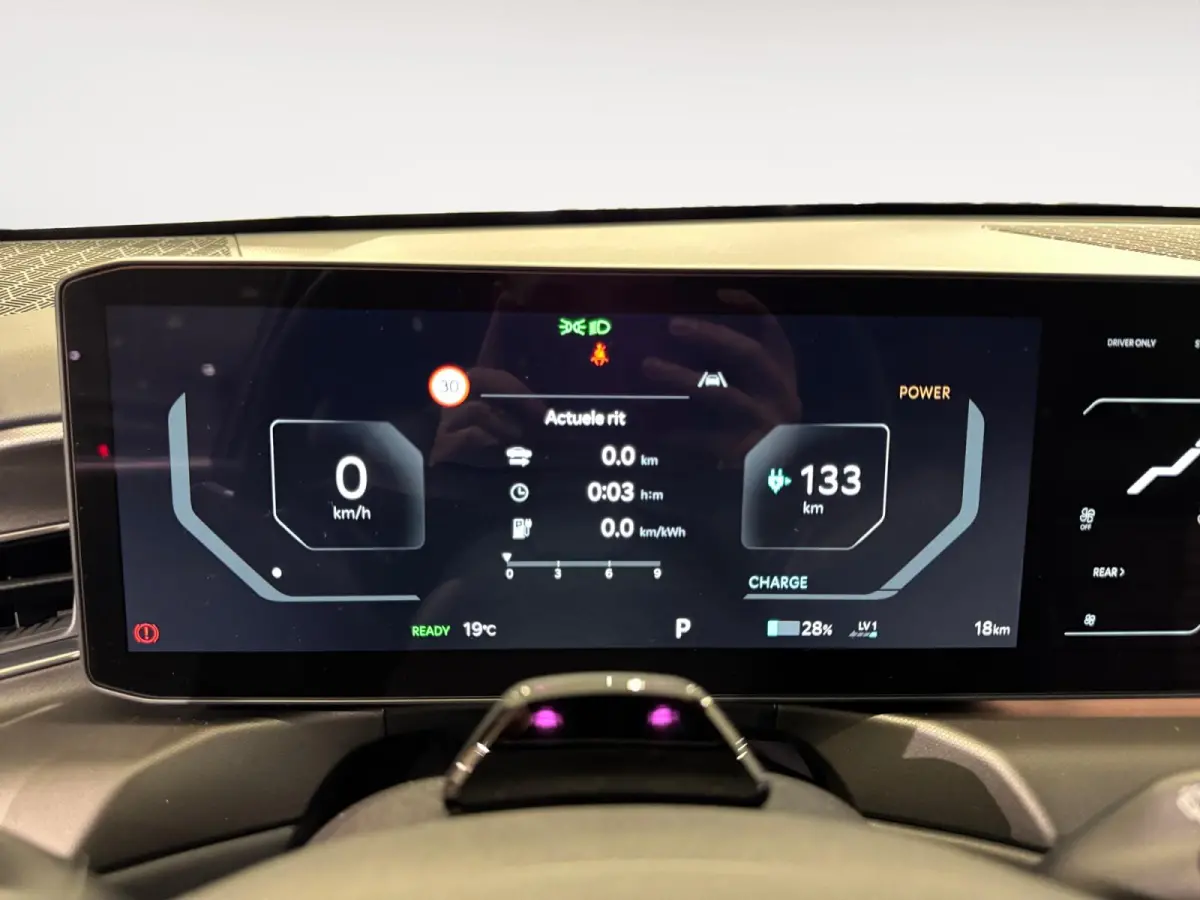 Plus 99.8 kWh | NU MET €3.000,- Inruilpremie! | Meridian premium sound system | Elektrisch verstelbare bestuurdersstoel