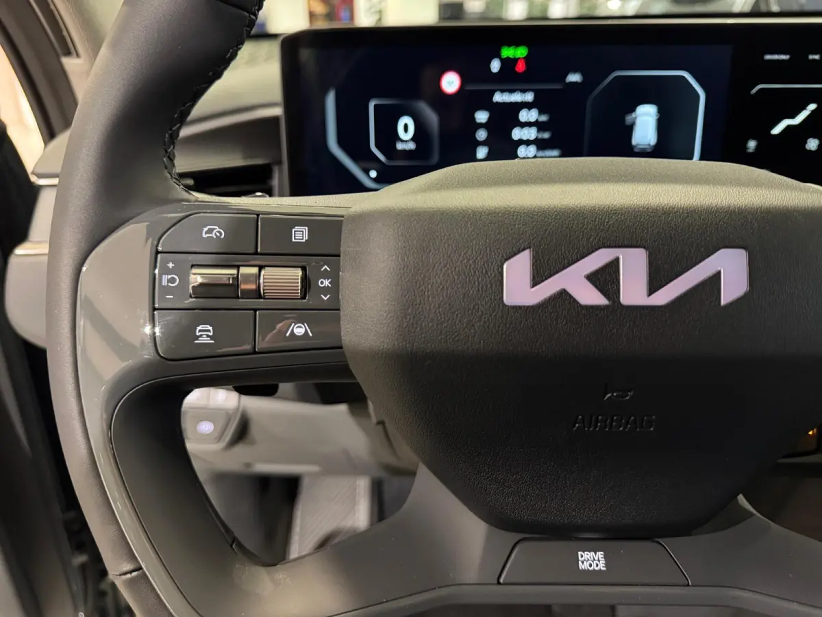 Plus 99.8 kWh | NU MET €3.000,- Inruilpremie! | Meridian premium sound system | Elektrisch verstelbare bestuurdersstoel